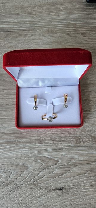 Золотой набор кольцо и серьги