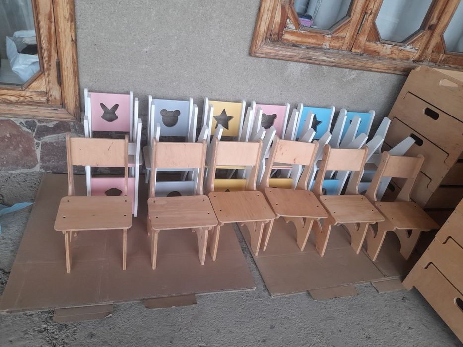 bolalar uchun mo'ljallangan stol stular