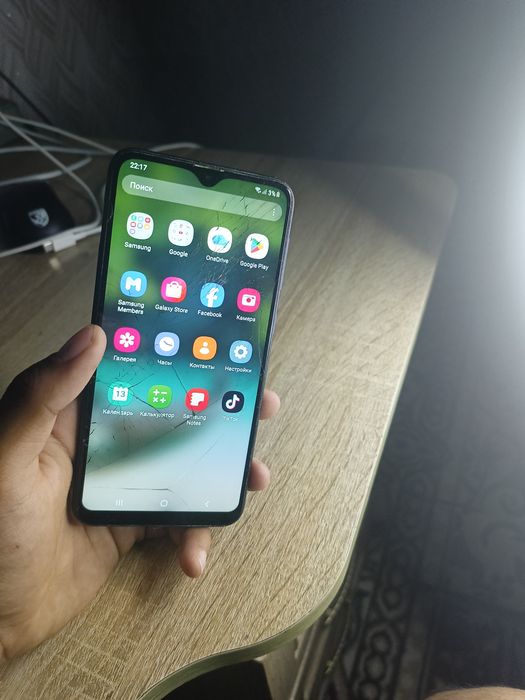 Samsung A10          .
