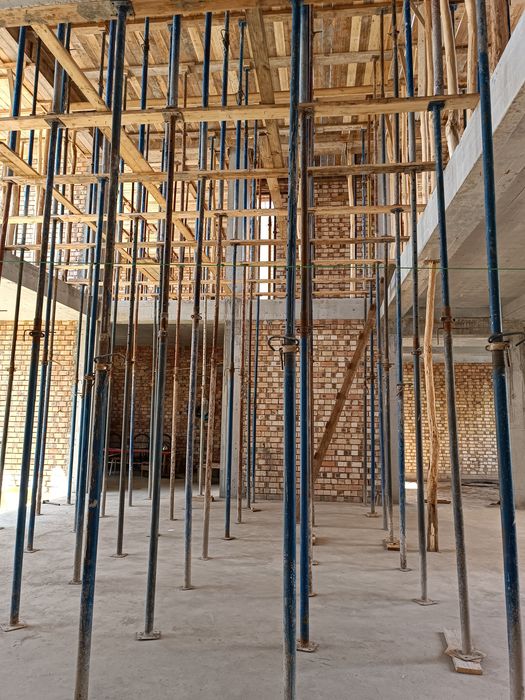 Телескопическая стойка аренда прокат строительный стойка домкрат Дирак