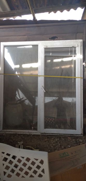 Прозорец с щора.