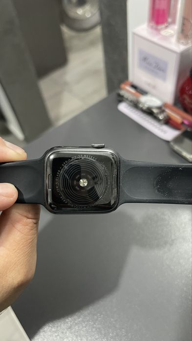Iwatch se 44 mm apple watch