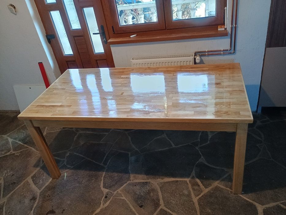 Masâ din stejar masiv