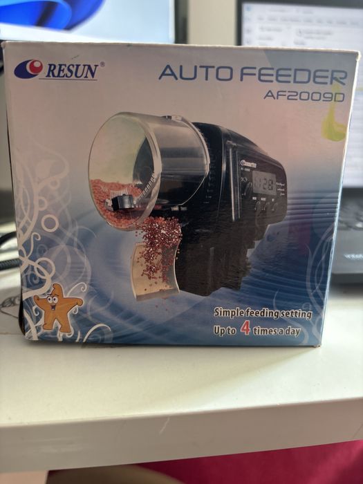 Hranitor automat acvariu