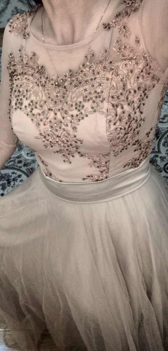 Vecherniy Koyne ruchnoy izdeliya 36 razmer