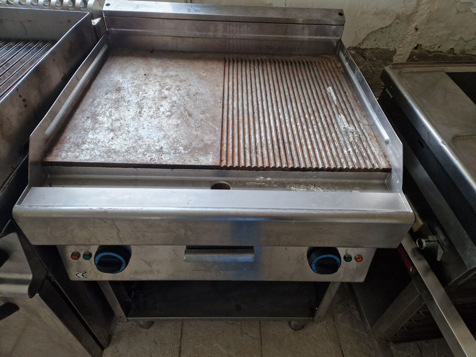 Gratar sau grill electric sau gaz, de.putere