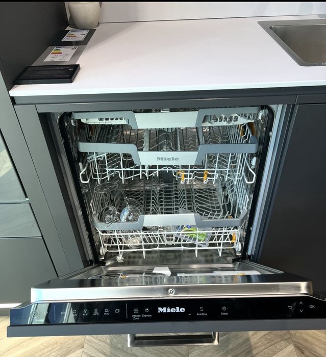 Pachet complet electrocasnice Miele Premium – Mașină spălat, uscător, cuptor, plită, mașină vase  – 5.000€