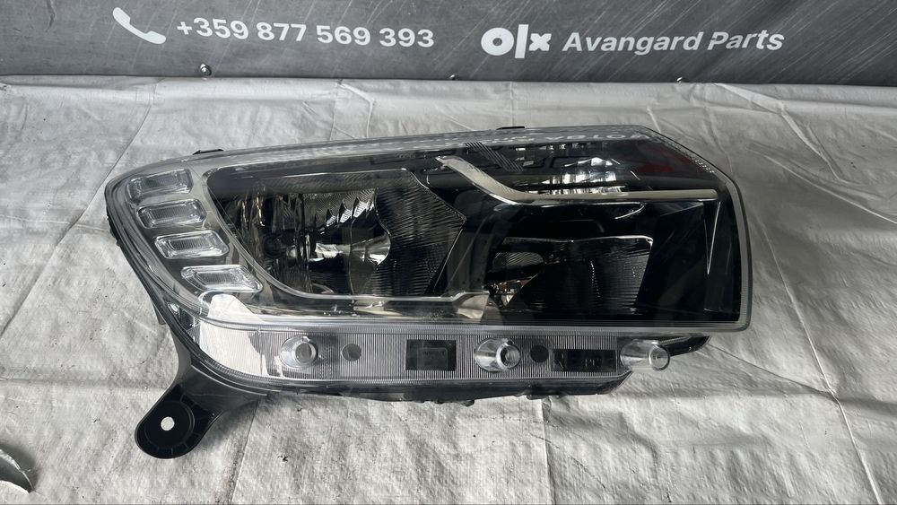 4 броя десен и 1 брой ляв фар Dacia Logan(17-20), Sandero(16-20)