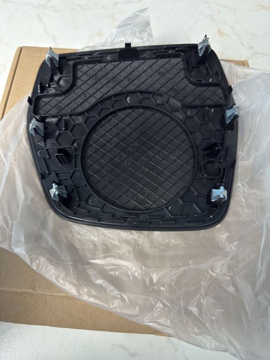 Капак за табло на Мерцедес Ц w205 Mercedes C