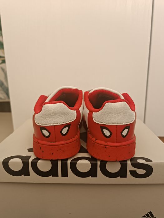 Маратонки за момче, номер 26.