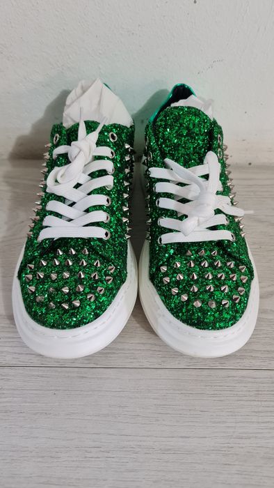 Papuci extravaganti!