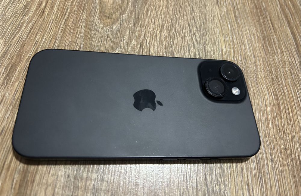 iPhone 15 • 100% Bateria • 128 GB