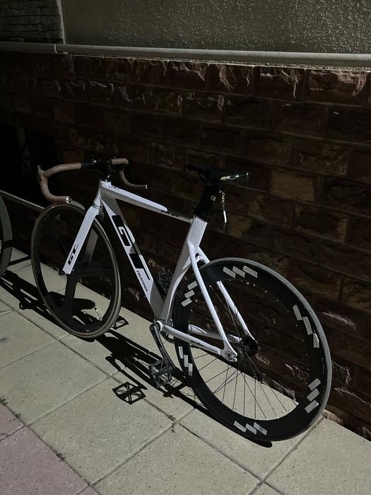 Продам фикс GT в отличном состоянии