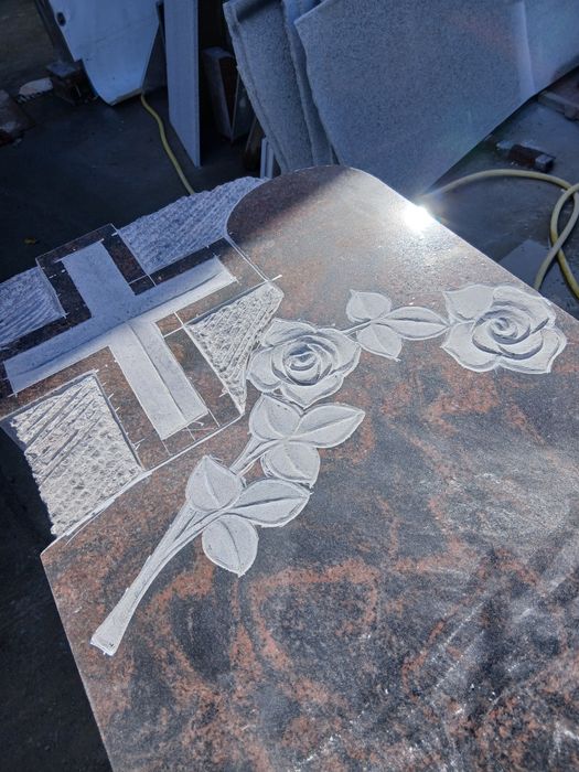 Vand crucii monumente marmura si granit