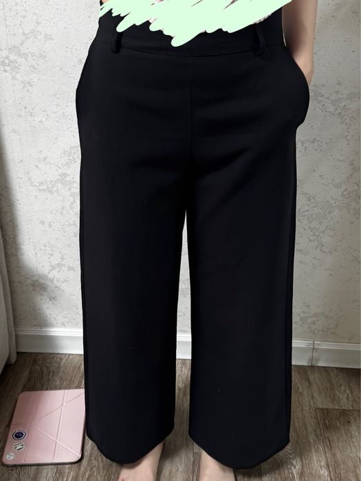 черные классические брюки