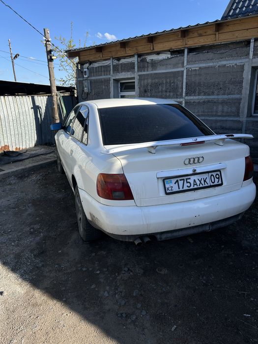 продам ауди а 4 1.8 т