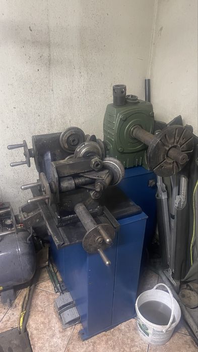 Продам два станка правка дисков