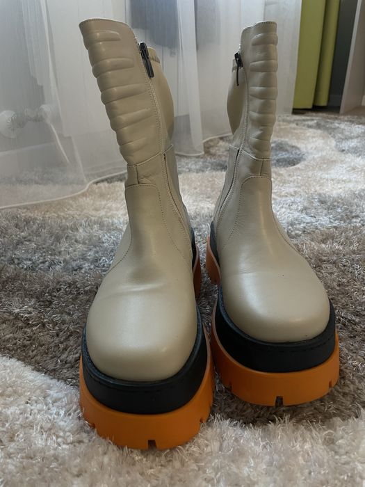 Боти естествена кожа