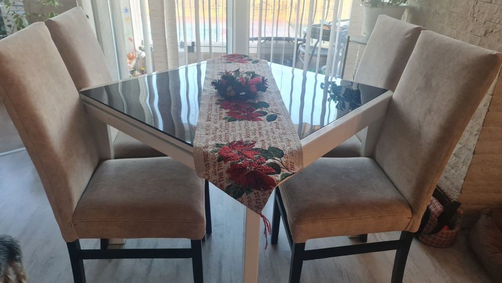 Трапезна маса разтегателна