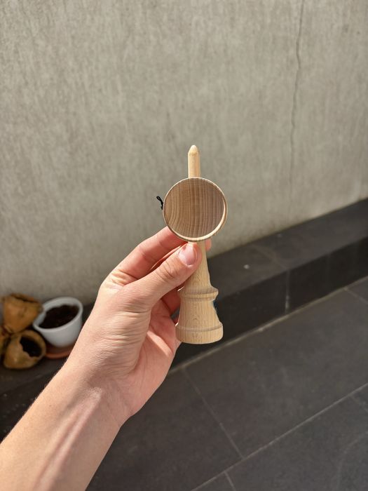 Kendama strogo noua