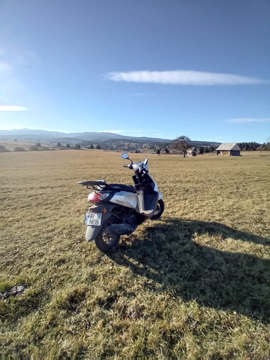 Vând scuter apec ps5 2022 125cc 4t