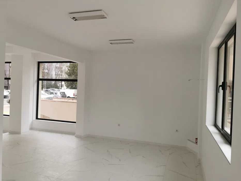 Дава се под наем Магазин в Бургас, Славейков - 85 кв.м за 690 € - Снимка #4