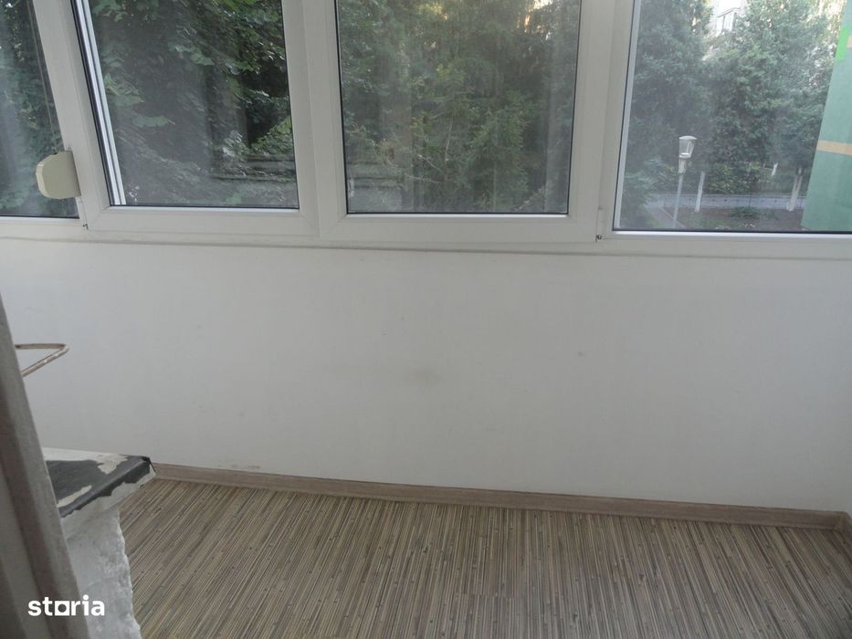 Apartament 4 camere, 2 bai, 2 balcoane, etaj 1, bloc reabilitat Vlaicu