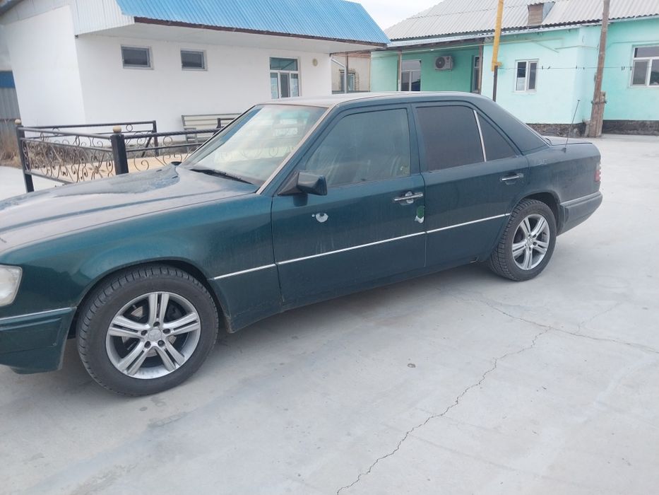 Мерседес 124 220 автомат