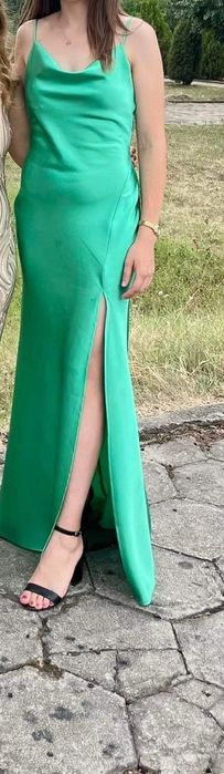 Дълга сатенена рокля