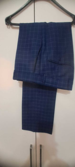 Продаю костюм для молодежи