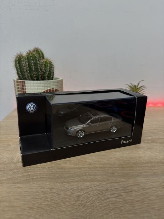 Macheta Volkswagen VW Passat B7 Gri - 1:43