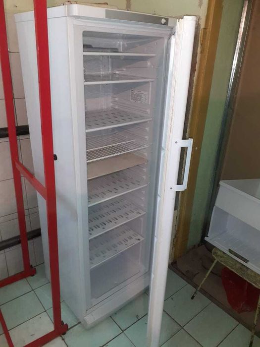 Срочно продам морозильную камеру