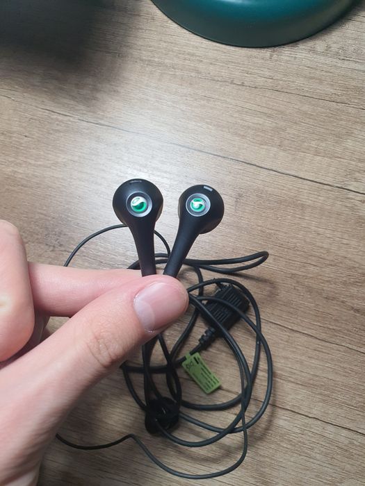 Наушники Sony Erickson