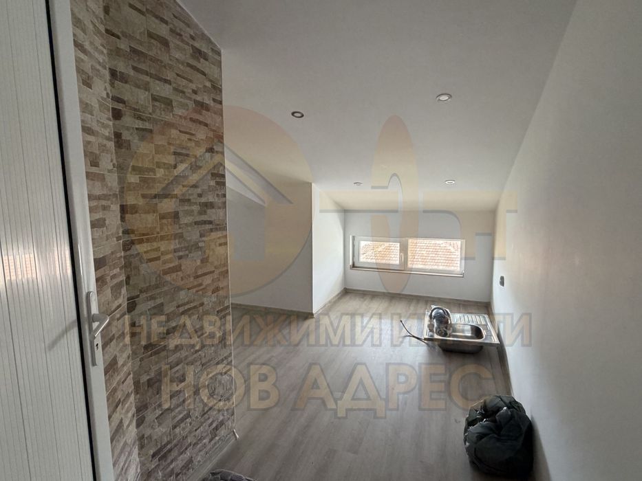 Тухлен Мезонет с Гараж , гр. Търговище в района на Стоматологията