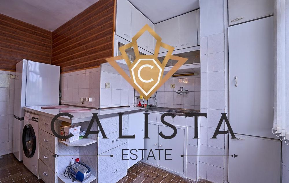 Дава се под наем Многостаен апартамент в Пловдив, Кючук Париж - 100 кв.м за 612 € - Снимка #2