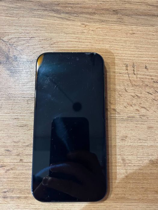 Продам Iphone 16