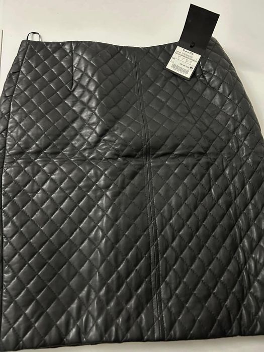 Fustă nouă, neagră, piele naturală, de la Massimo Dutti, mărimea L