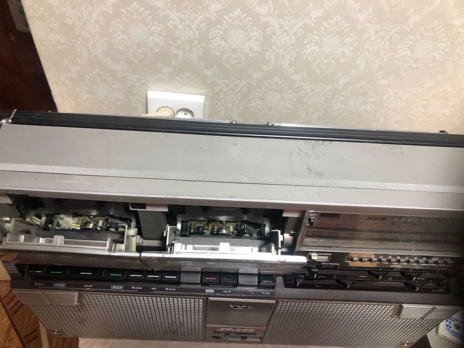 Vintige stéréo radio casetofon sharp GF 555