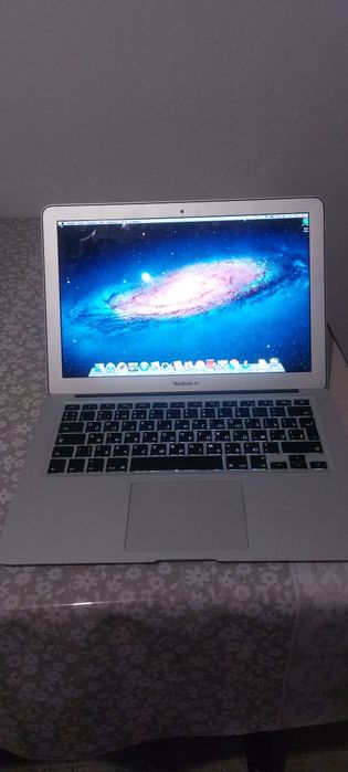 Продам MacBook Air 13 Mid 2011