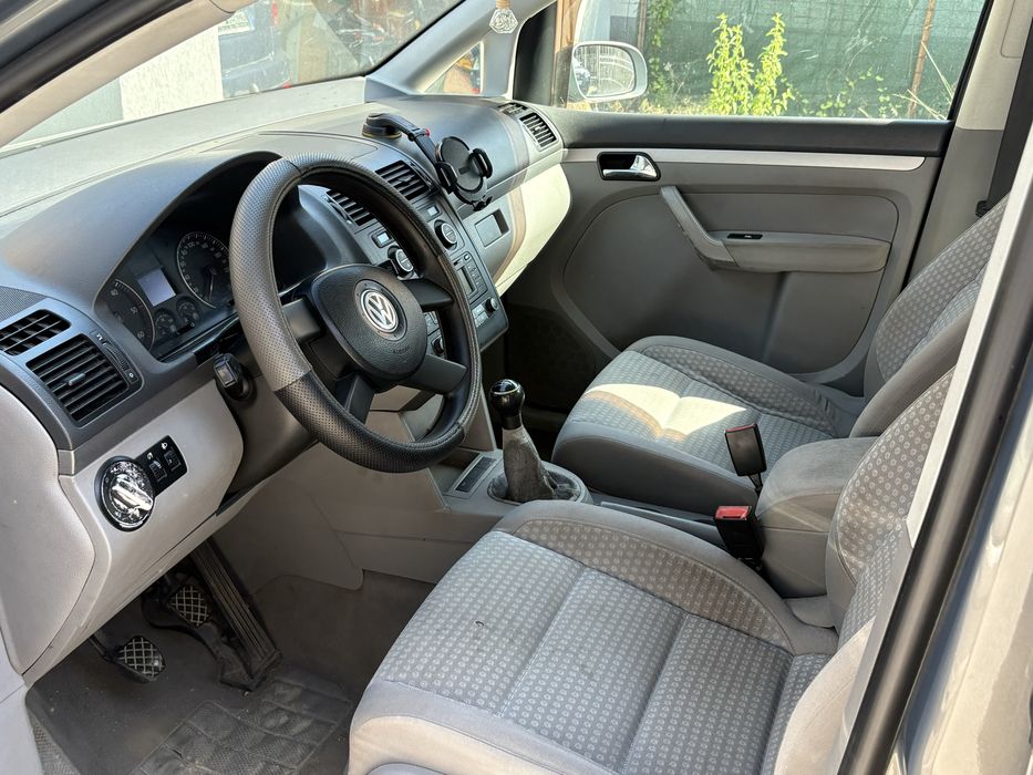 VOLKSWAGEN Touran 2004 — imagine 5