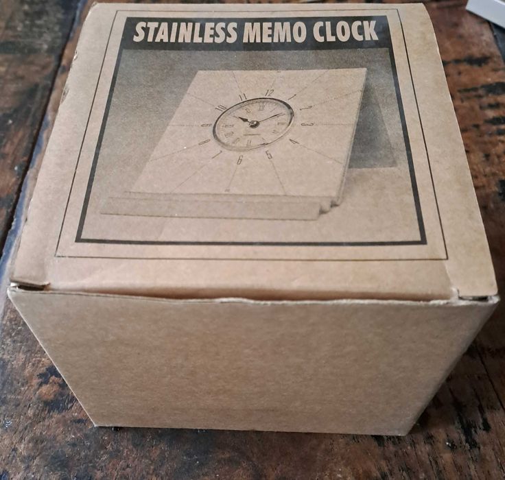 часовник настолен, аналогов, кварцов, мемо, масивен метал, уникален