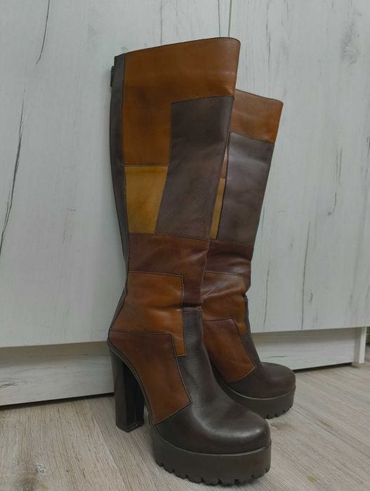 Коричневые сапожки