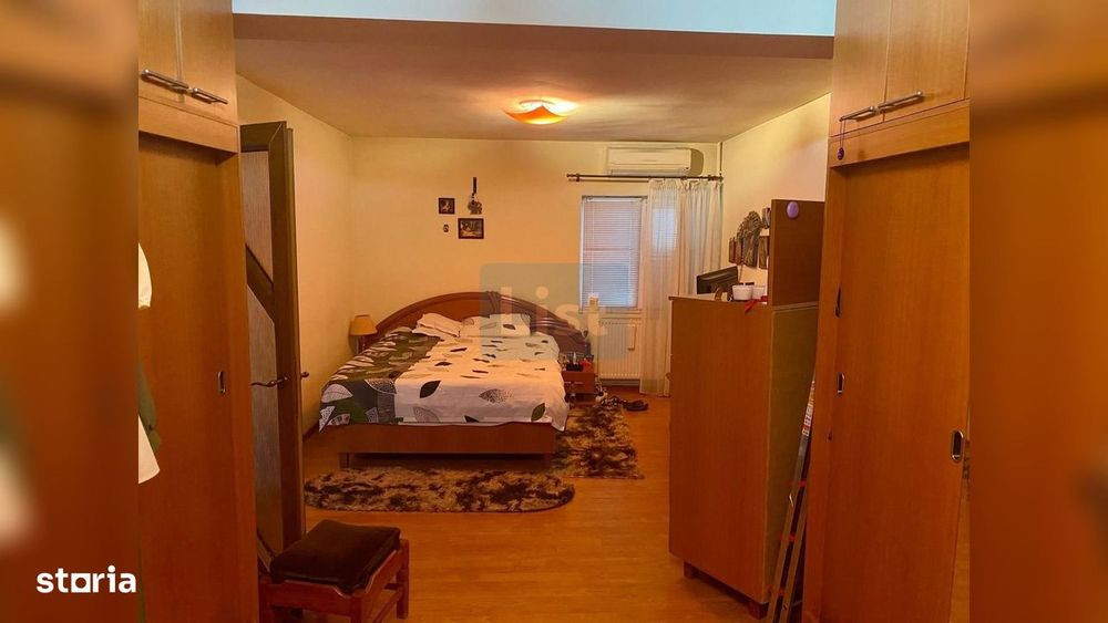 Casă 8 camere în Coiciu | 2 bucătării | 3 băi | Parcare 2-3 mașini