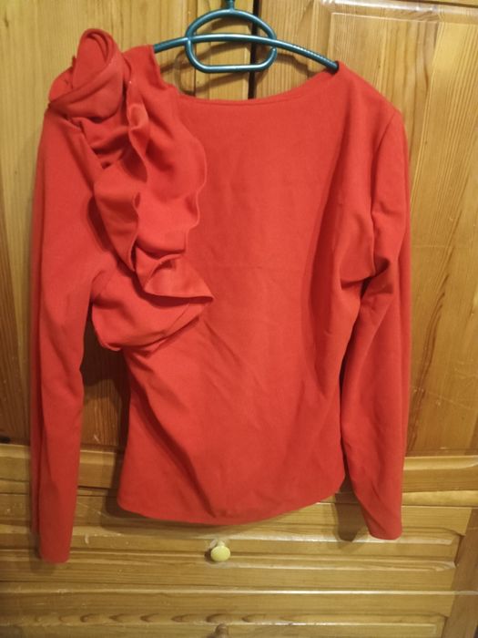 Червена официална блуза