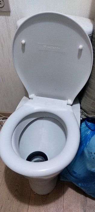 Унитаз для ремонта/стройки