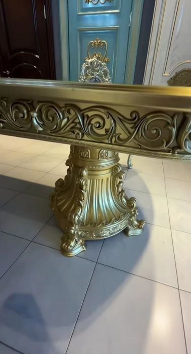 Stol sotiladi srochniga