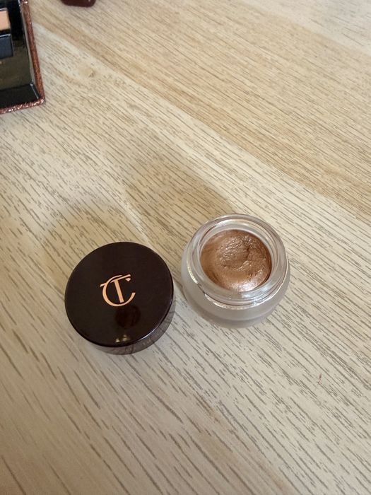 Разпродажба козметика Chanel Dior Mac Charlotte tilbury Mac Huda ABH