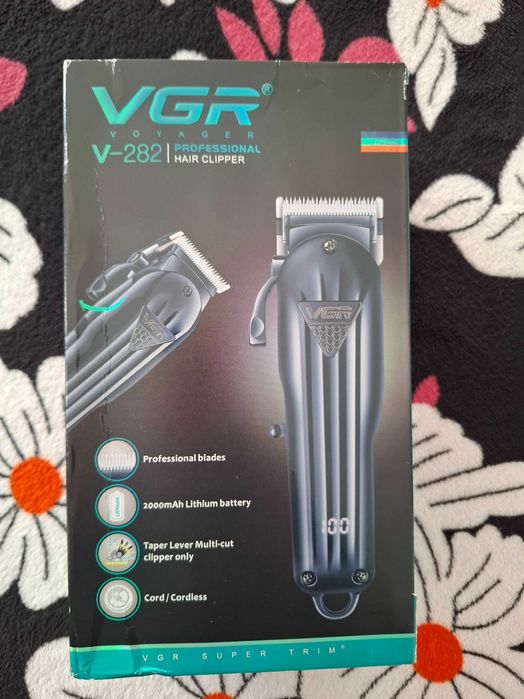 Vand 2 masini de tuns si un trimmer