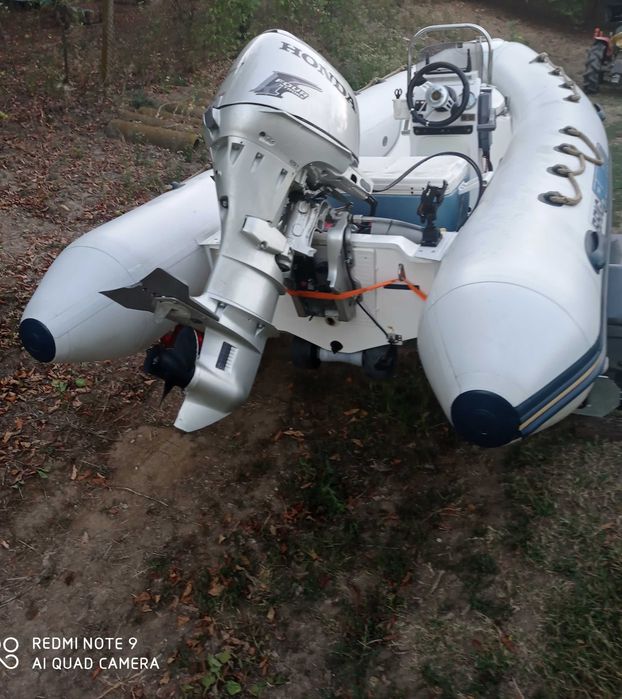 Лодка BRIG F400 Honda BF30
