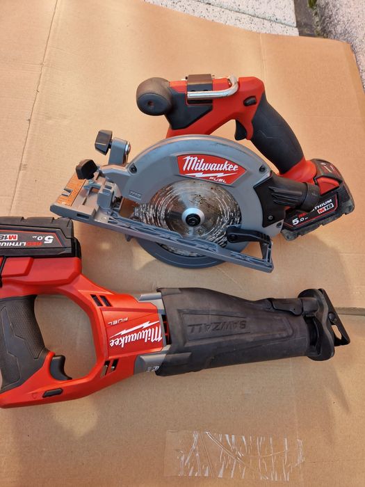 Milwaukee circular , ferestrau sabie pe acumulatori